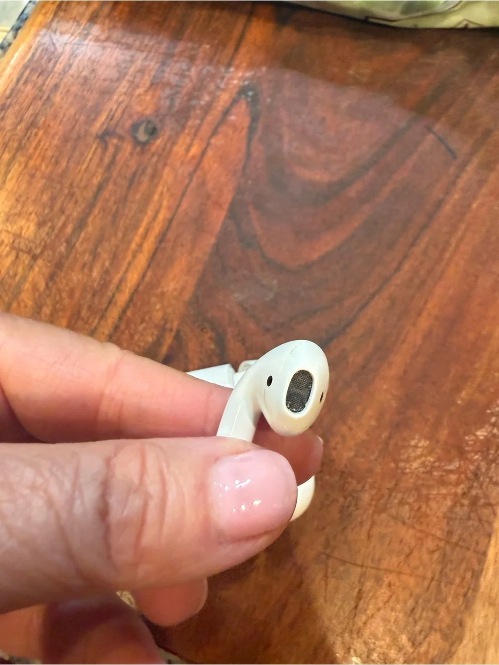 Apple White AirPods Case - Classic Gloss Finish. Barely used
